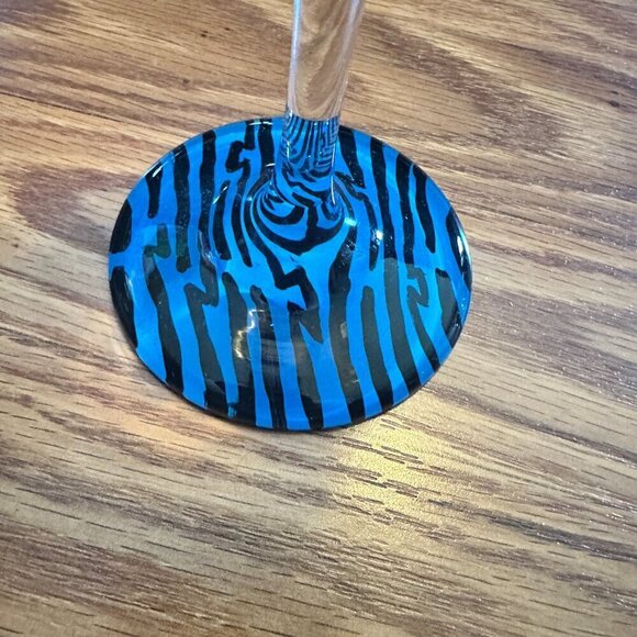 Hand Painted 30th Birthday Wine Glass in Blue - Picture 4 of 5